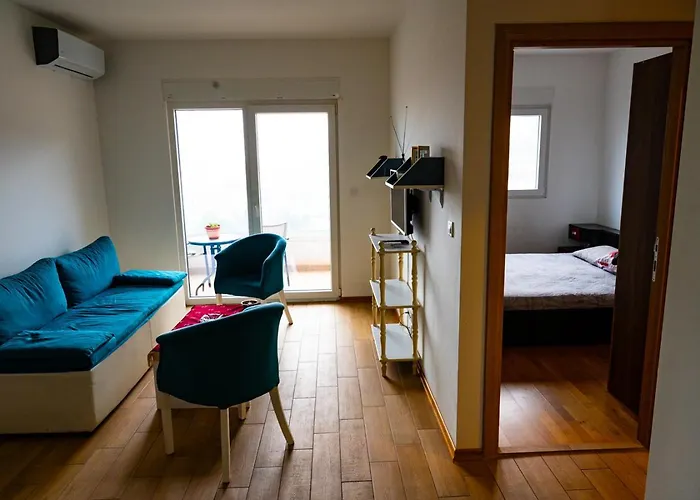 Modern City Flat Budva - Balcony & Garage Included