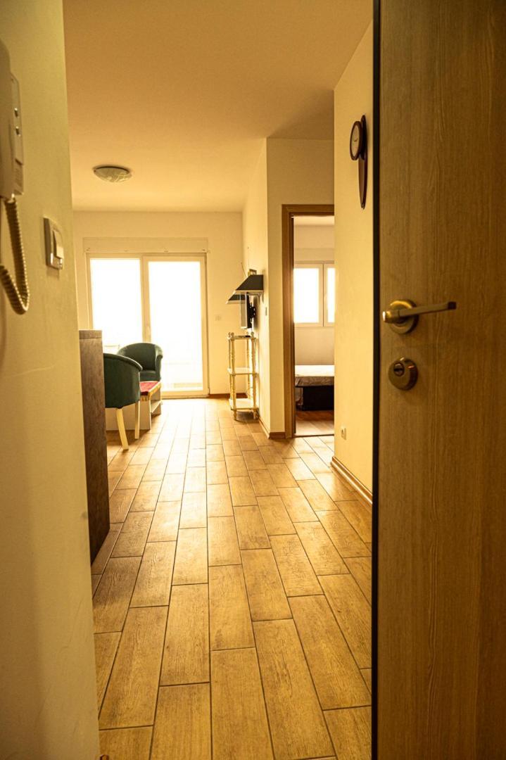 Modern Flat - Balcony & Garage Included Budva