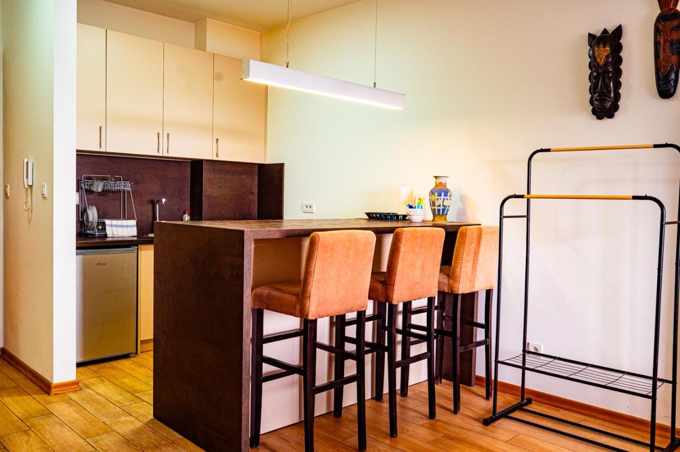 Modern Flat - Balcony & Garage Included *